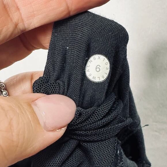 Lululemon Can You Feel The Pleat Wide Leg Crop 21" in Black Size 6 - Picture 9 of 9